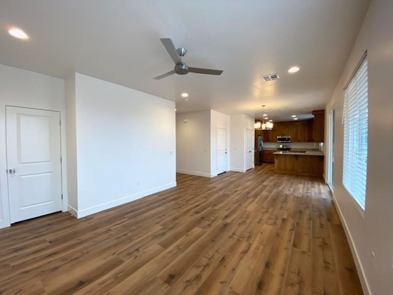 438 N Stone Mountain Dr #52 - Photo 5 of 33