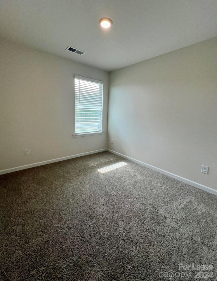 151 151 Brandon House - Photo 4 of 22