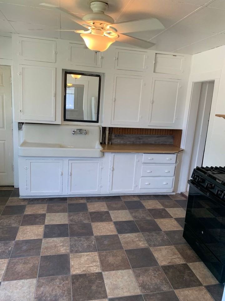 6703 25th Ave (Duplex) - Photo 2 of 6