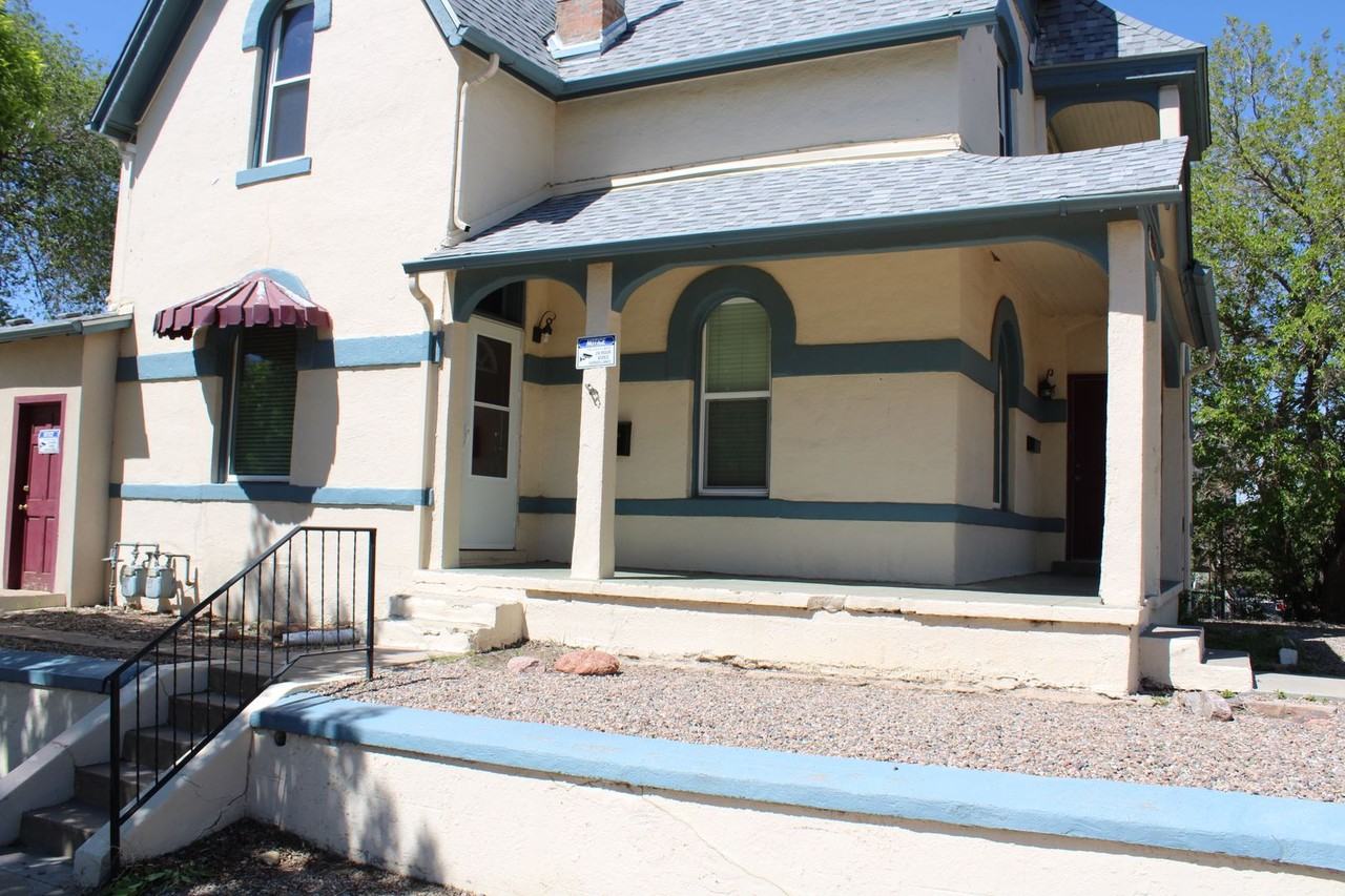 1230 E 10th St - Photo 2 of 20