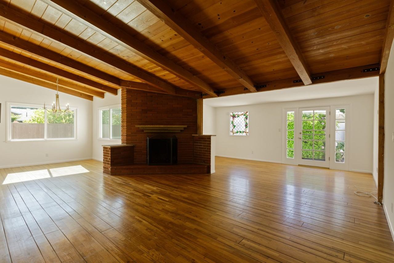 22346 Burbank Blvd - Photo 2 of 50