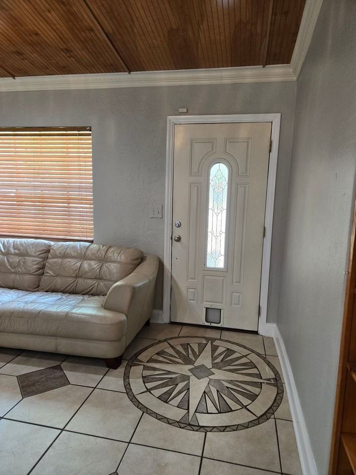 809 Patbur Ave - Photo 3 of 18