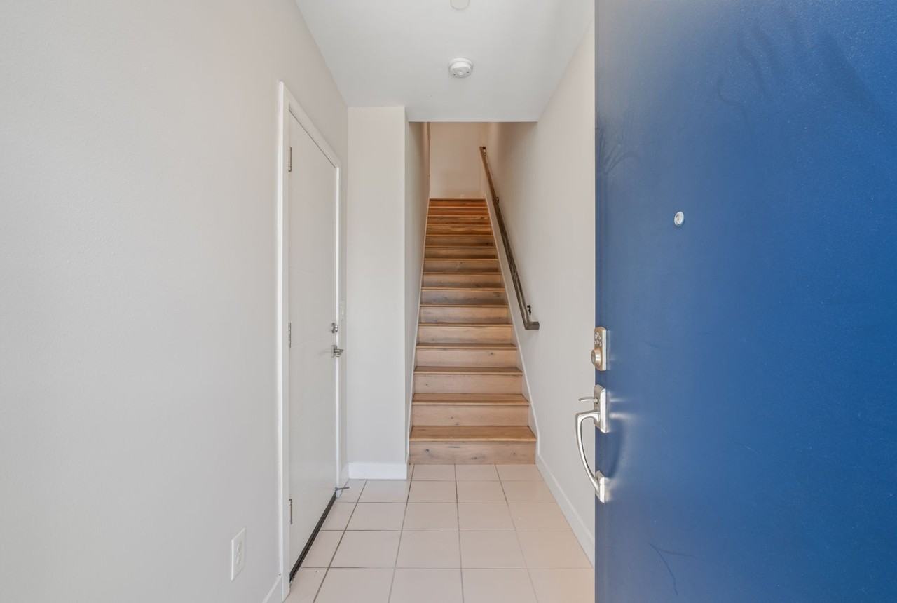 1266 Mission Rd - Photo 2 of 39