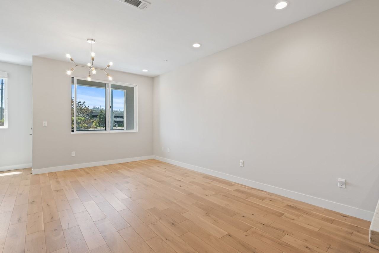 1266 Mission Rd - Photo 3 of 39