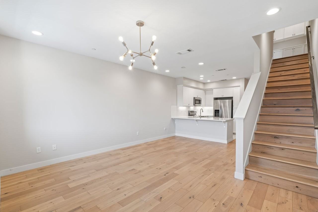 1266 Mission Rd - Photo 4 of 39