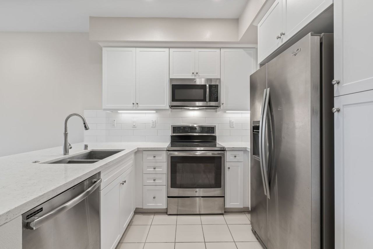 1266 Mission Rd - Photo 7 of 39