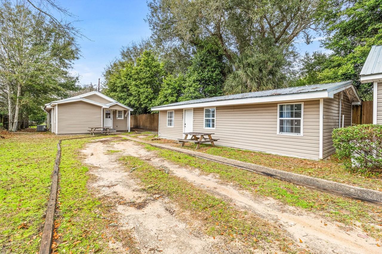 908 908 N 57th Ave  - 908 N 57th Ave #B - Photo 4 of 22