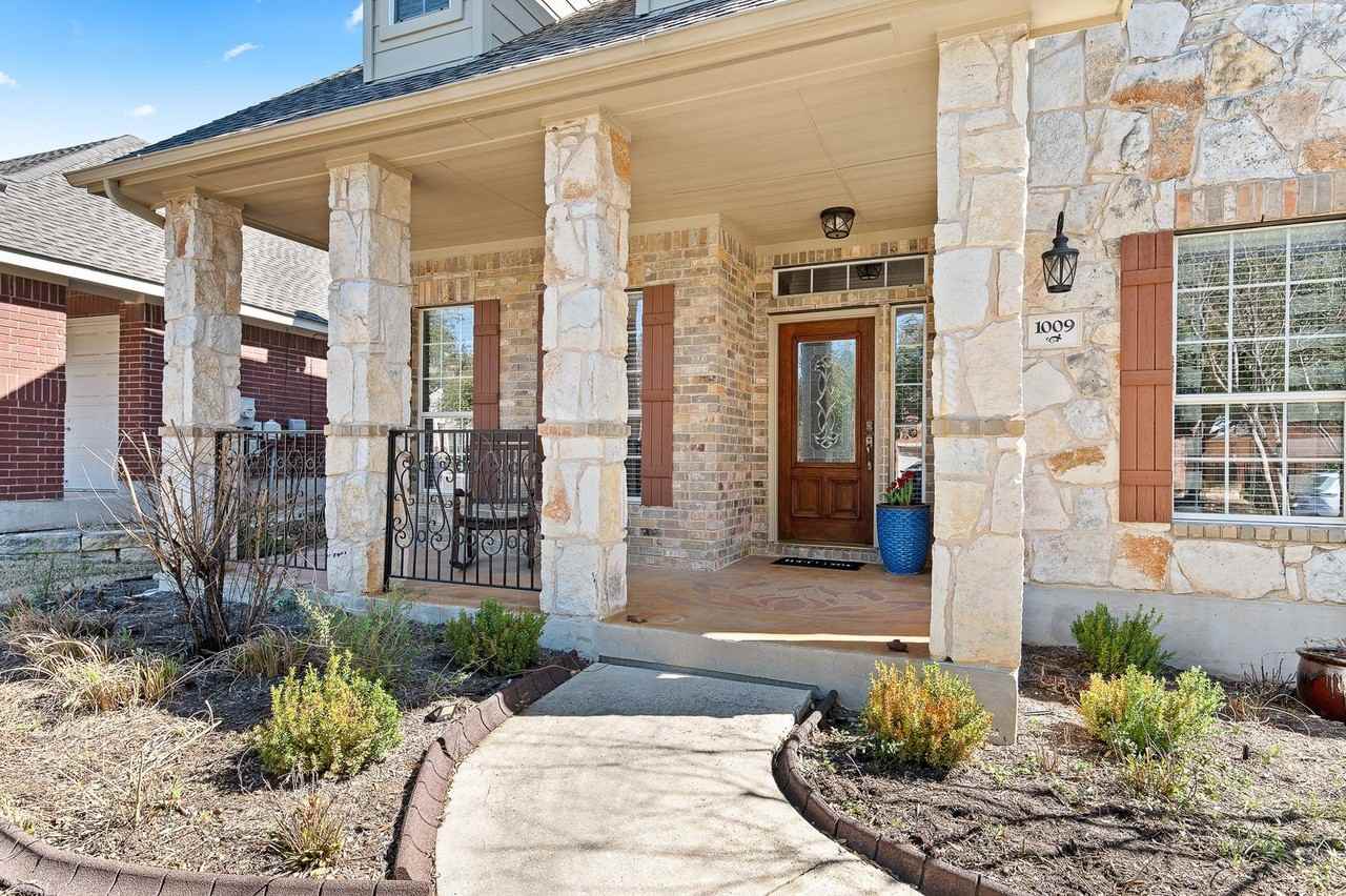 1009 Winding Creek Pl - Photo 3 of 43