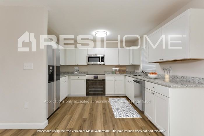 1304 Croyle Dr - Photo 3 of 17
