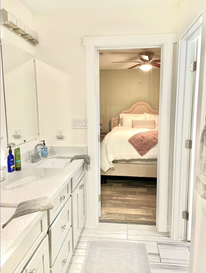 823 E 37th St #NA - Photo 3 of 25