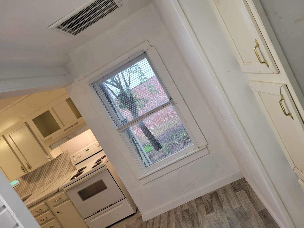 302 Floyd St #NA - Photo 2 of 12