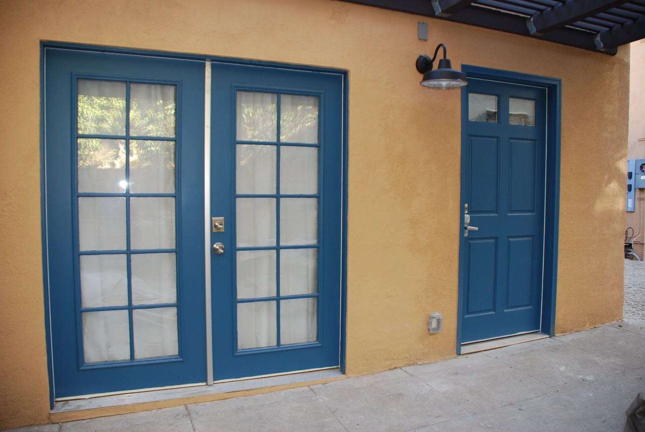 1162 1/2 S Hayworth Ave #NA - Photo 2 of 17