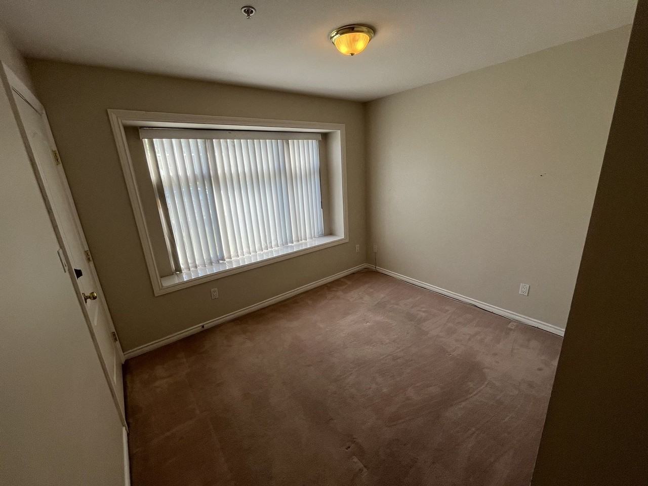 3135 Graveley Street - Photo 5 of 6