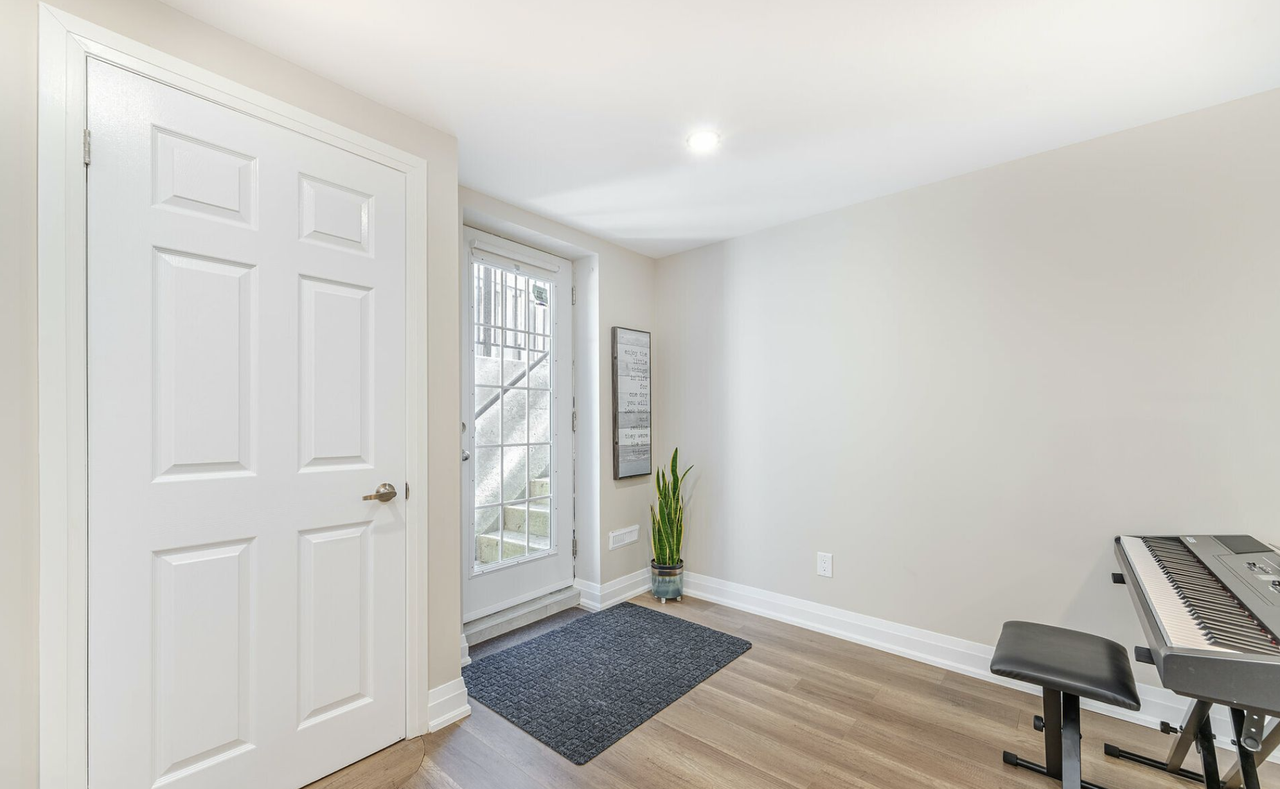 2932 Redbud Avenue - Photo 2 of 13