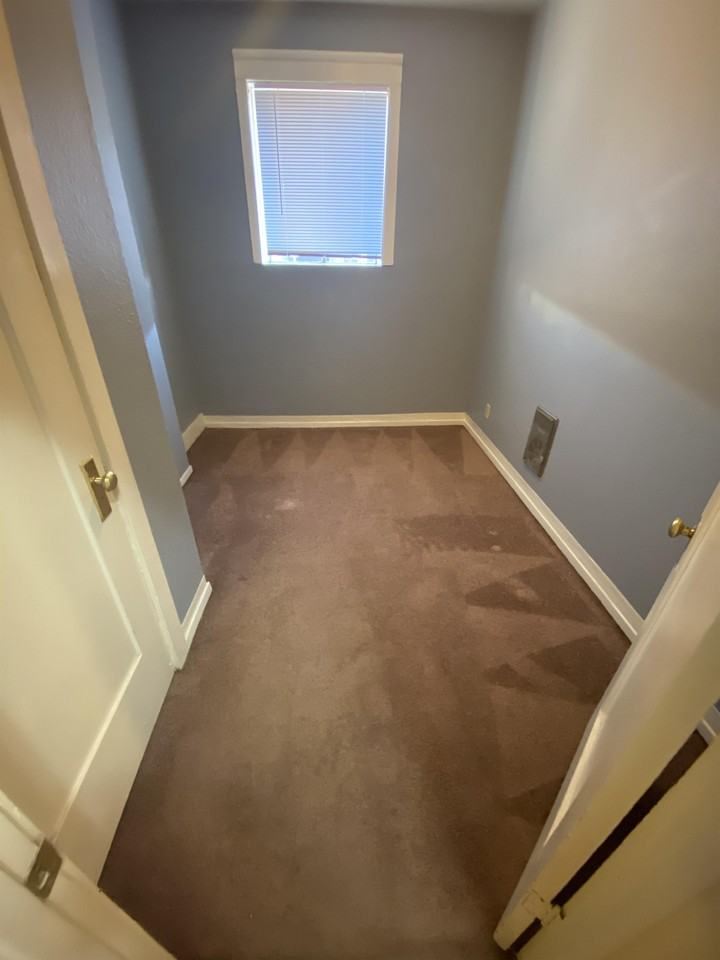 498 25th St #3 - Photo 2 of 7