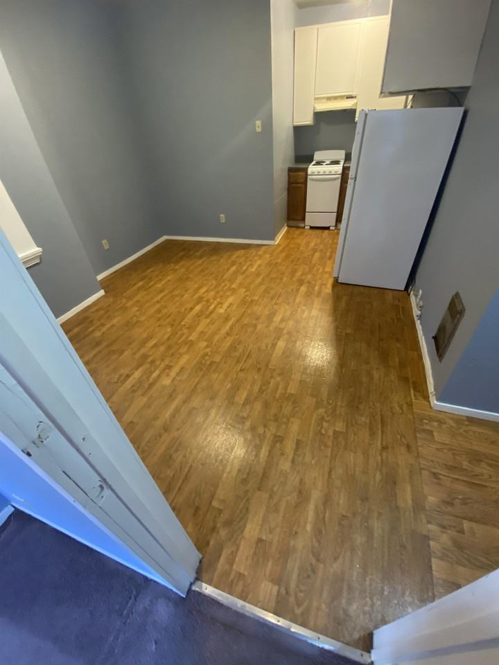 498 25th St #3 - Photo 4 of 7