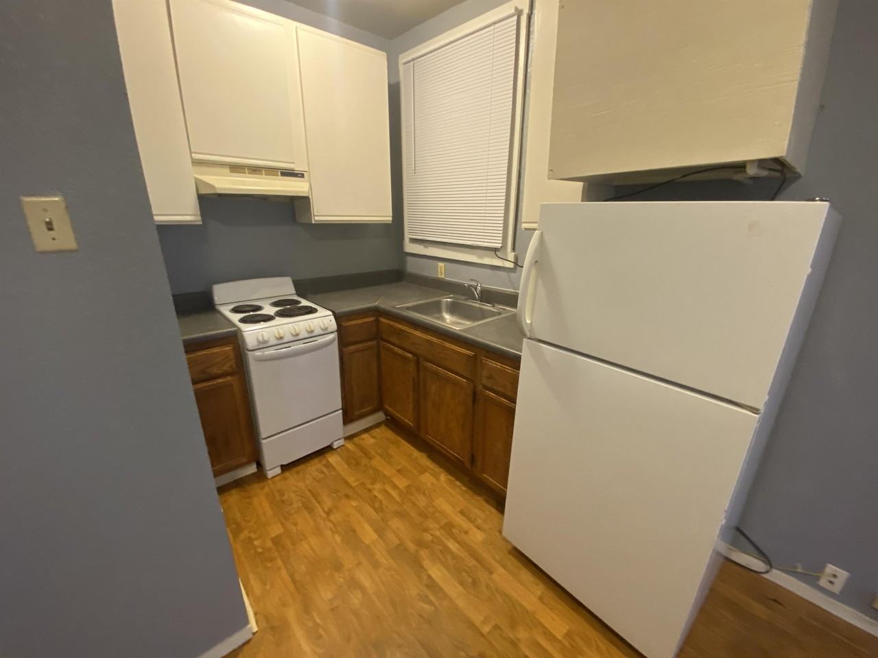 498 25th St #3 - Photo 6 of 7