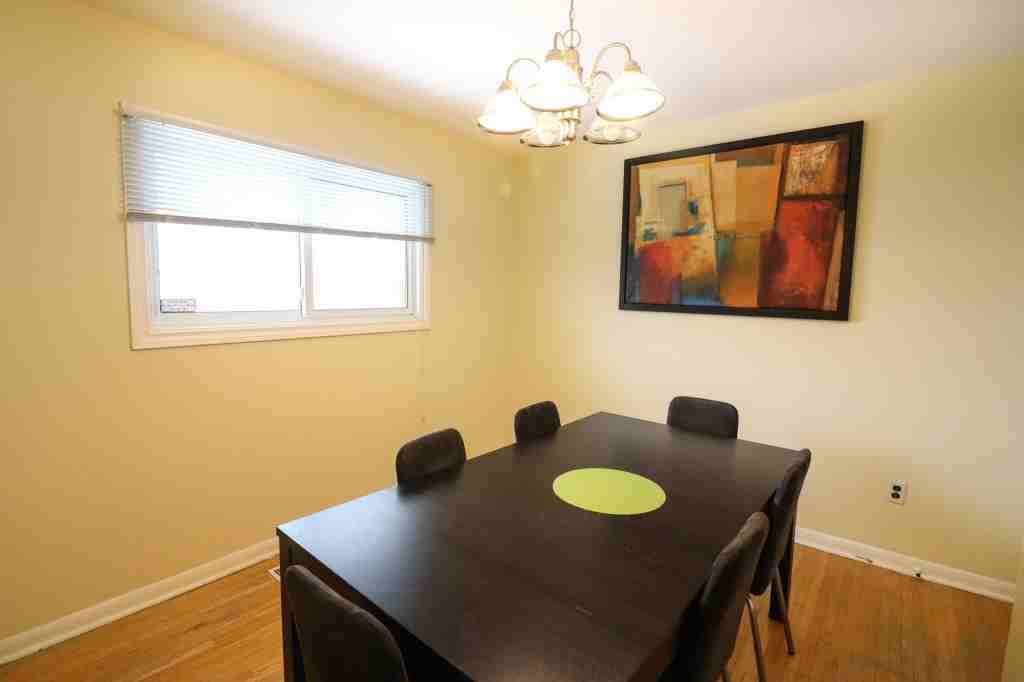 112 Upper Paradise Rd - Photo 3 of 34