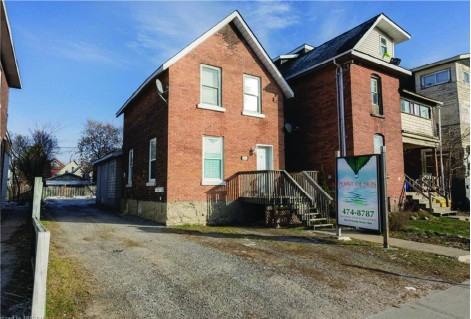 566 Main St E Uppr #UPPER