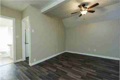 566 Main St E Uppr - Photo 6 of 15