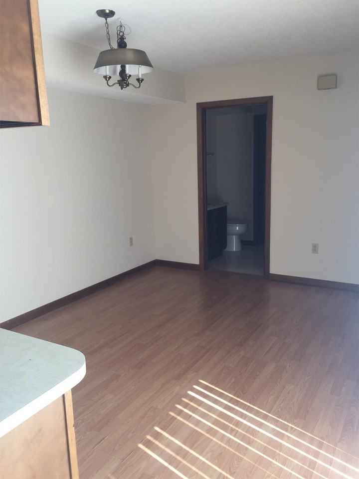 9003 Creekside Ln #D - Photo 5 of 18