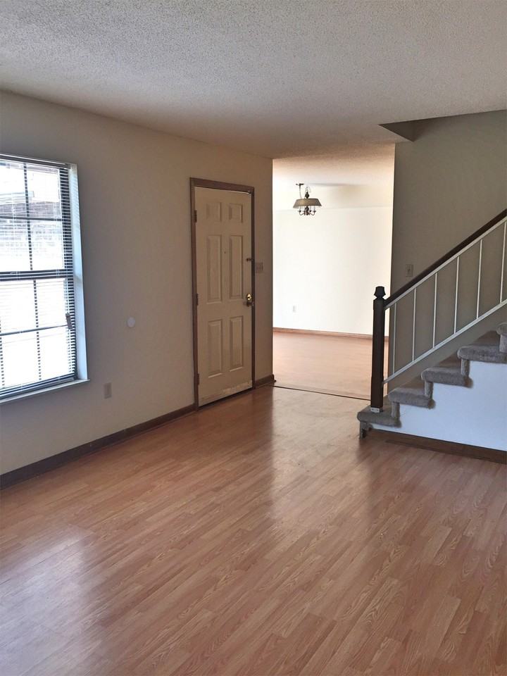 9003 Creekside Ln #D - Photo 6 of 18