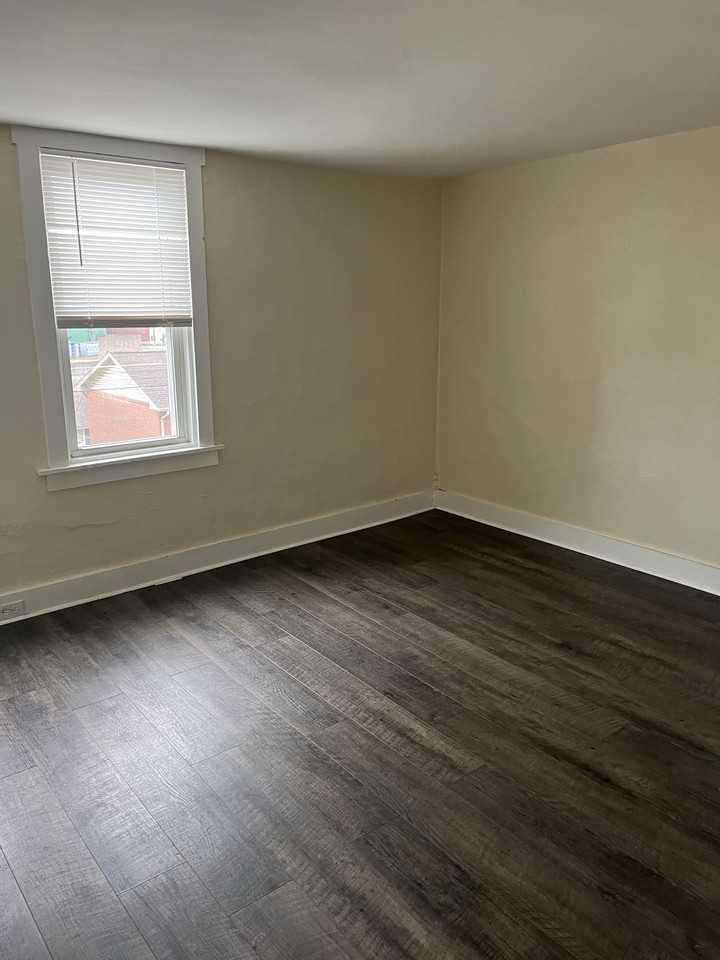 20 E 1st Ave #20 - Photo 5 of 9