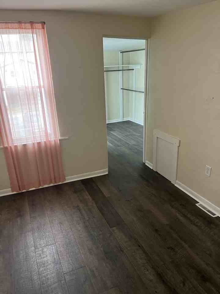 20 E 1st Ave #20 - Photo 6 of 9