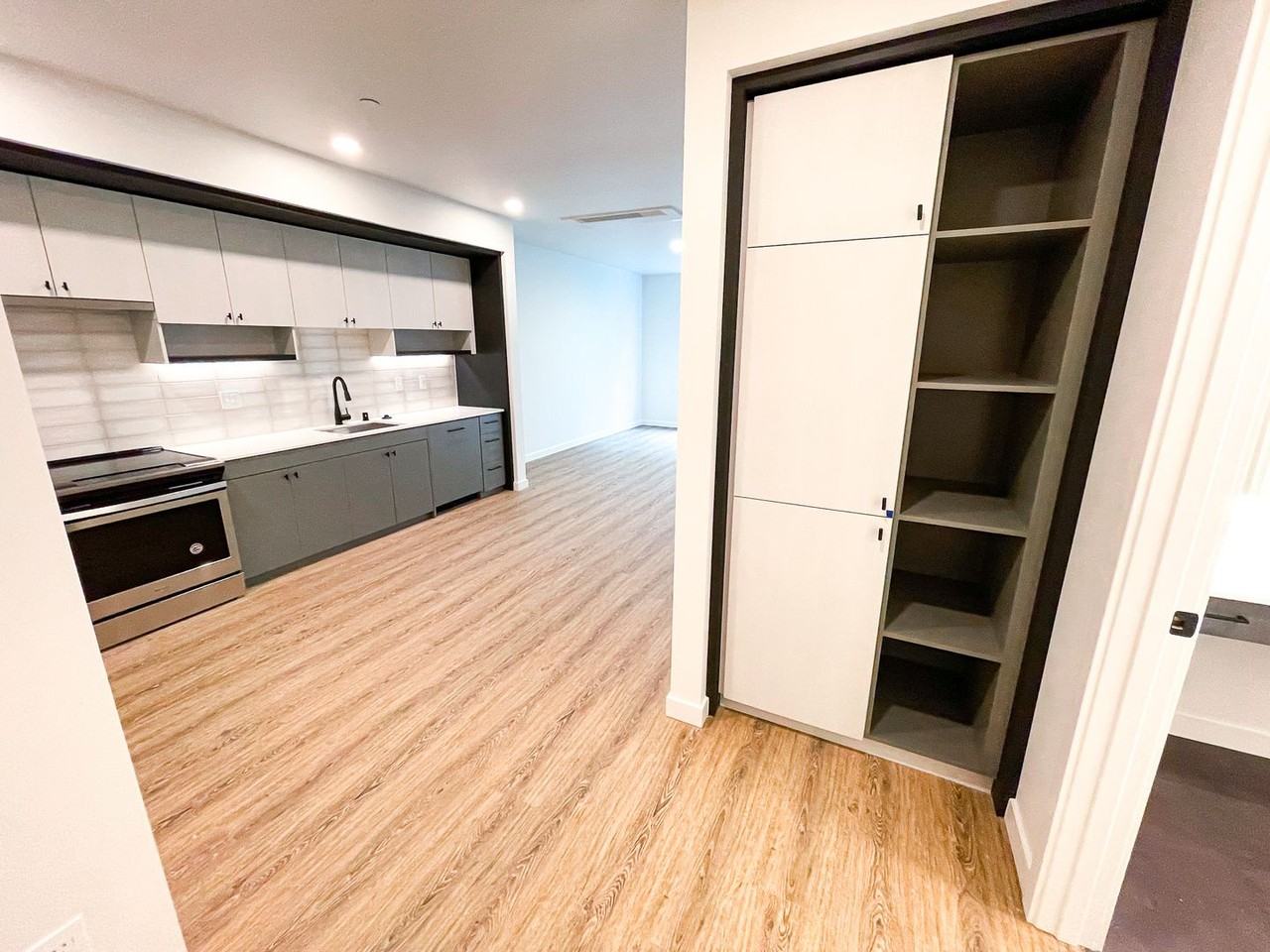 Parque Kirkland Apartments - Photo 6 of 50