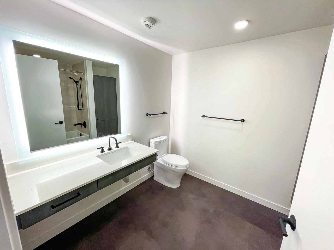 Parque Kirkland Apartments - Photo 7 of 50