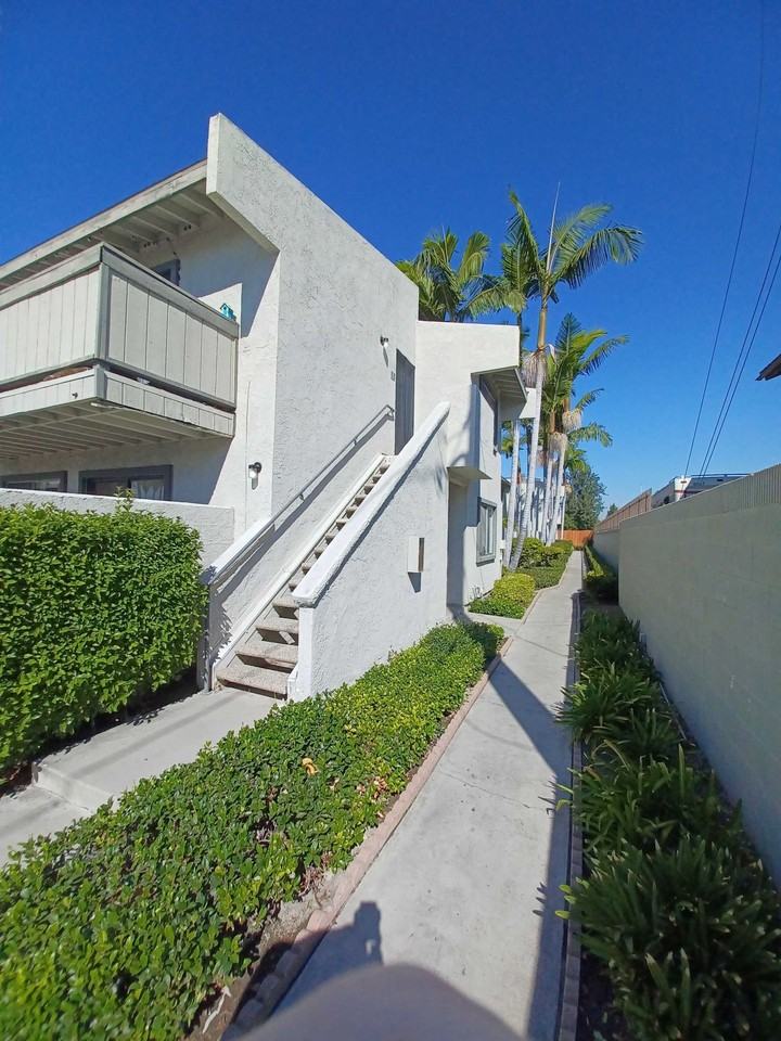 The Palms - Photo 3 of 10