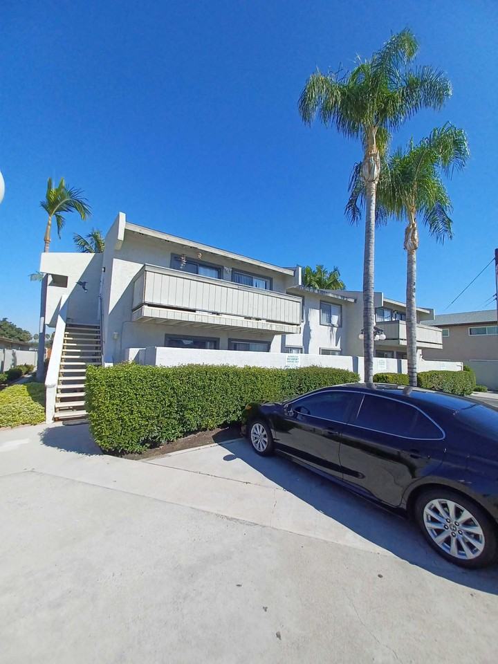 The Palms - Photo 5 of 10