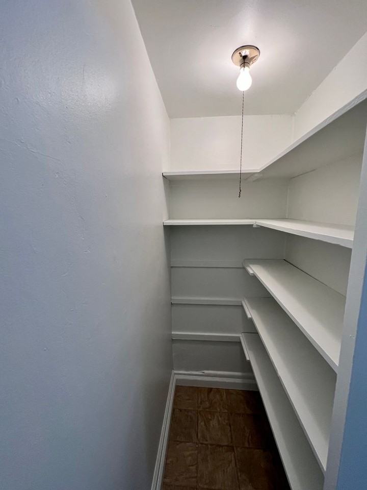 4423 Arizona St - Photo 6 of 11