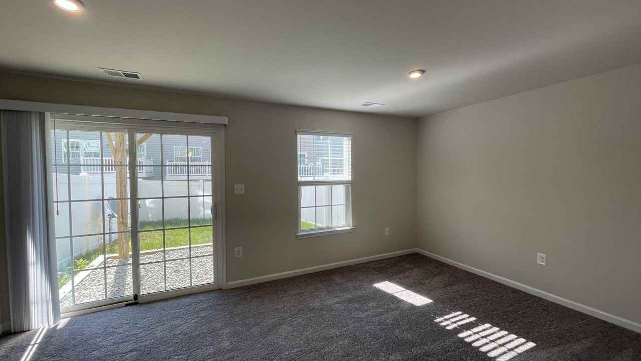 407 Streamview Dr - Photo 2 of 22