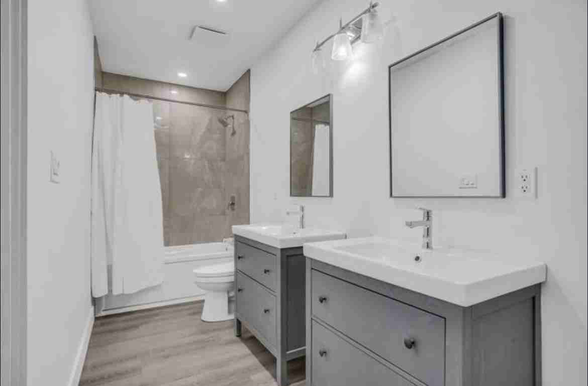 438 Highcroft Avenue #B - Photo 3 of 8