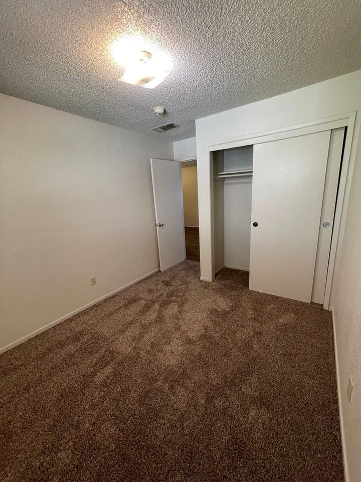 1936 K Street - Photo 7 of 12