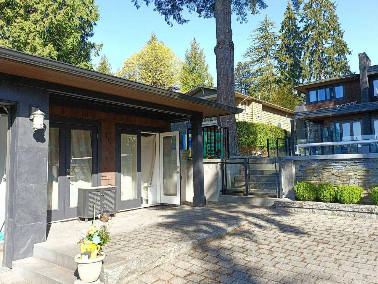 1718 Inglewood Ave - Photo 2 of 4