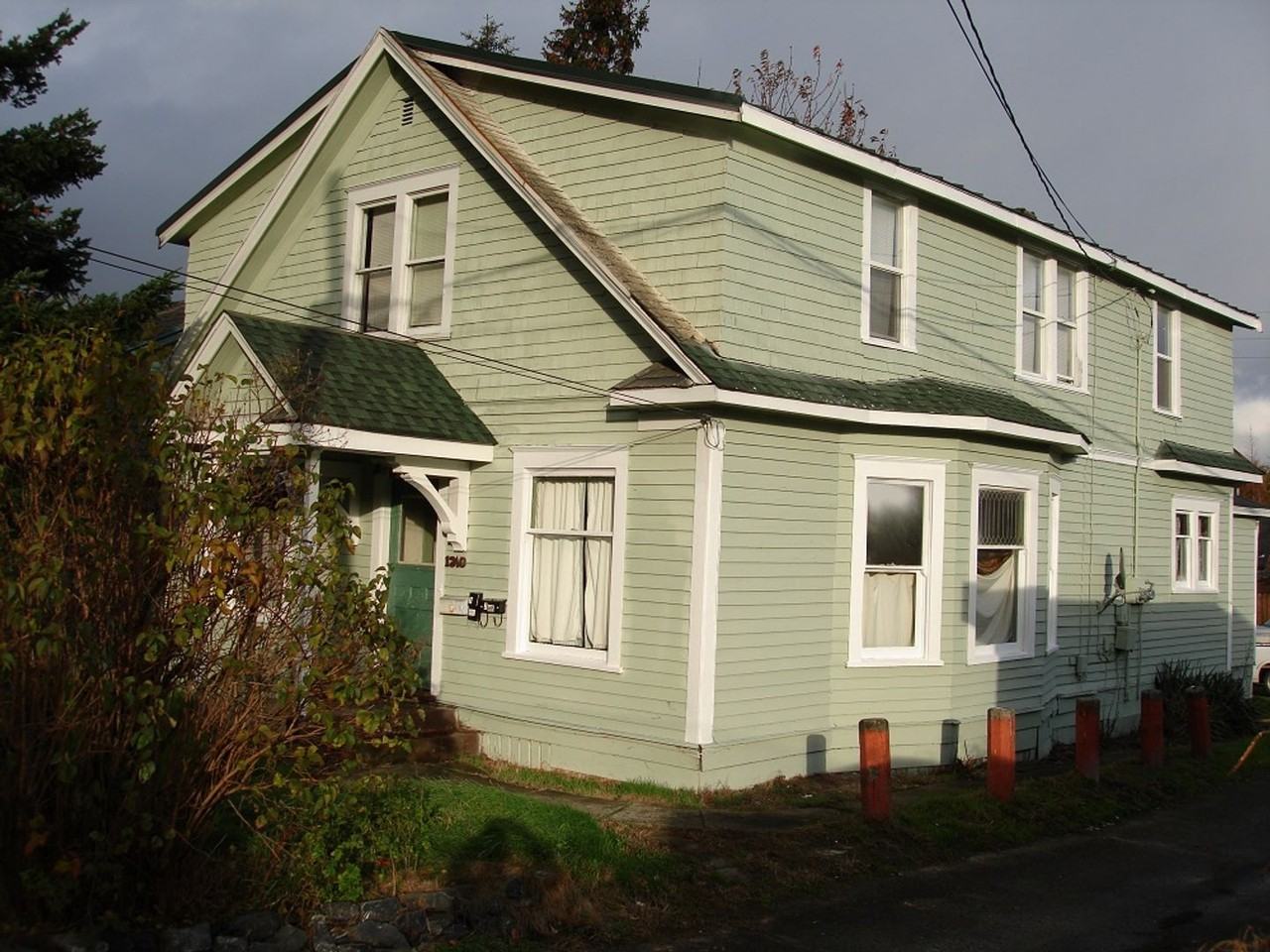 1310 Grant St - Photo 2 of 28