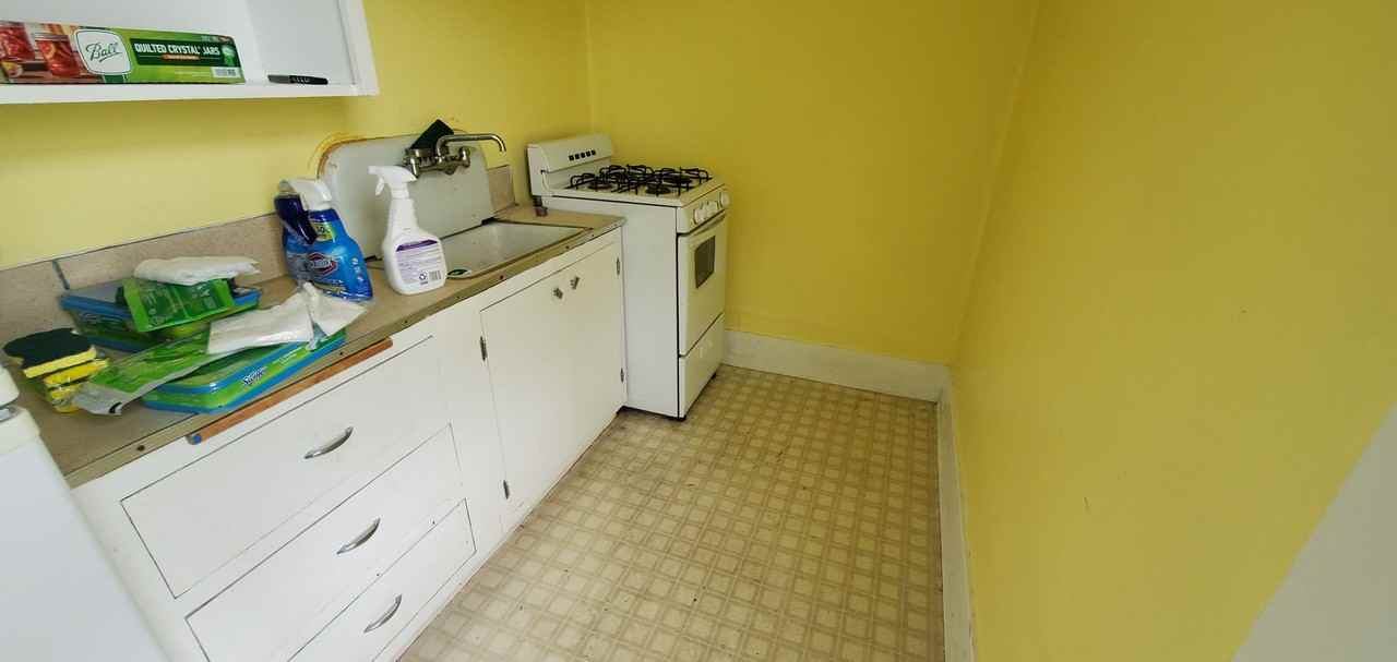 1310 Grant St - Photo 7 of 28