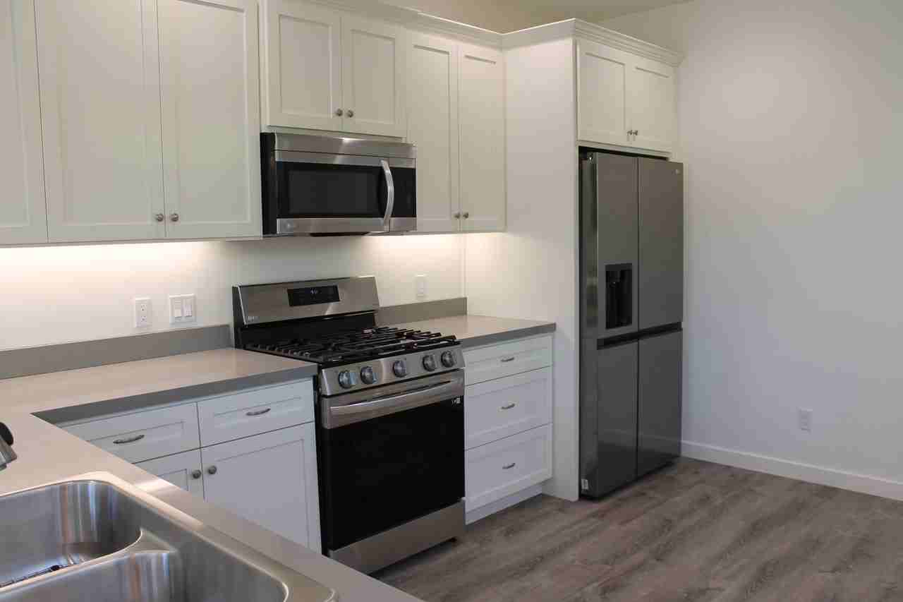 72 7th St - Photo 3 of 21