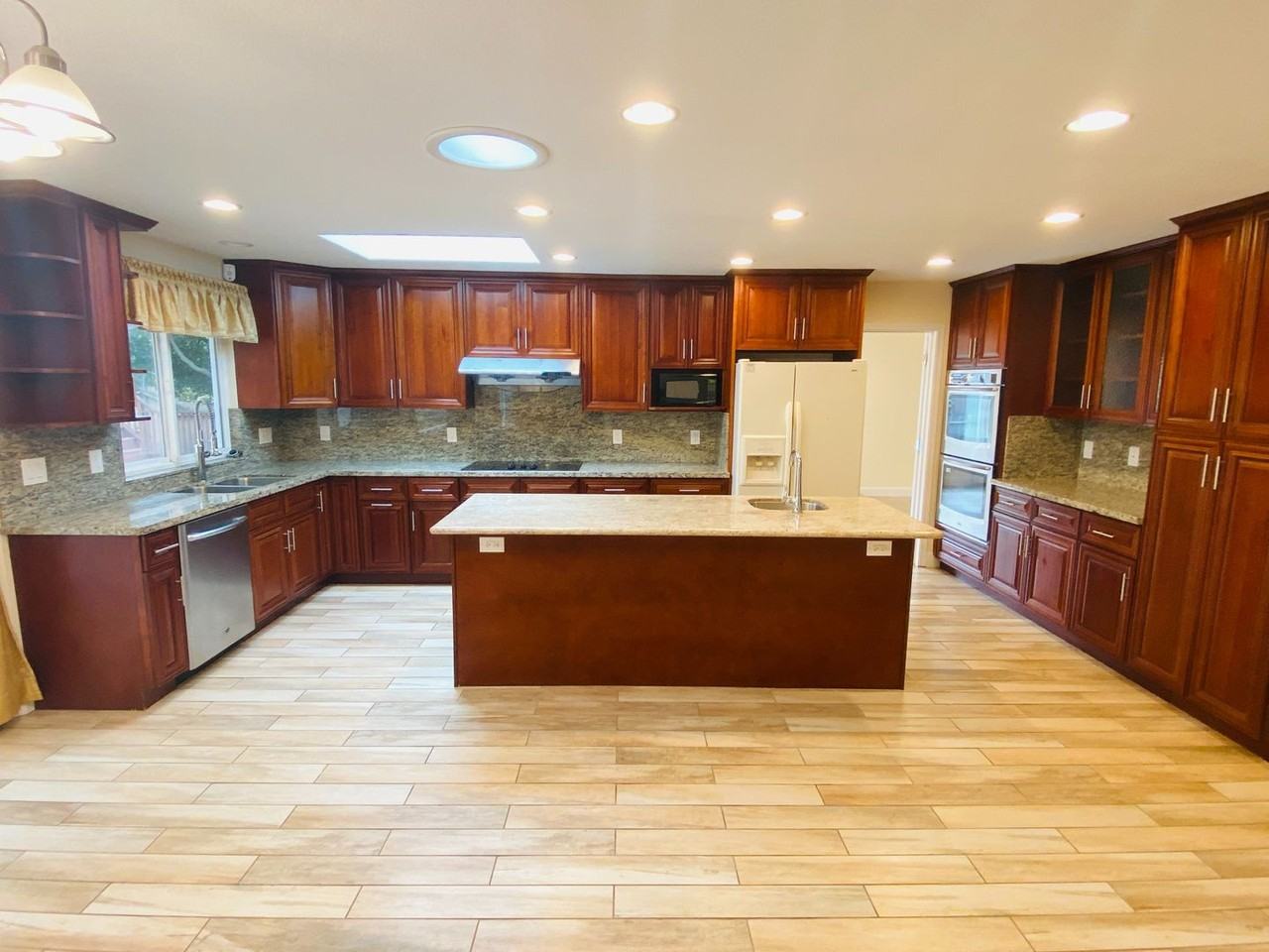 3414 Brittan Ave - Photo 2 of 31