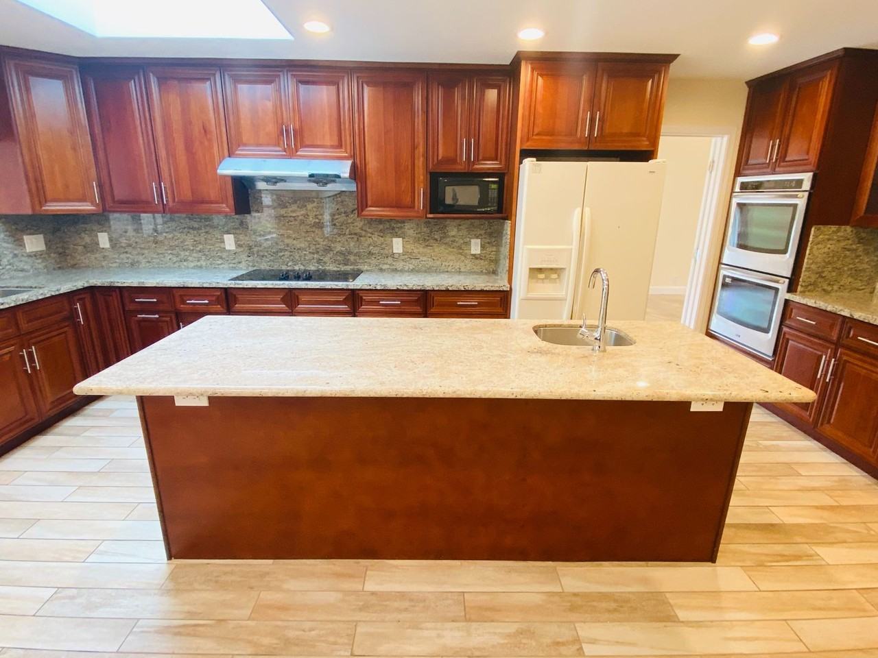 3414 Brittan Ave - Photo 3 of 31