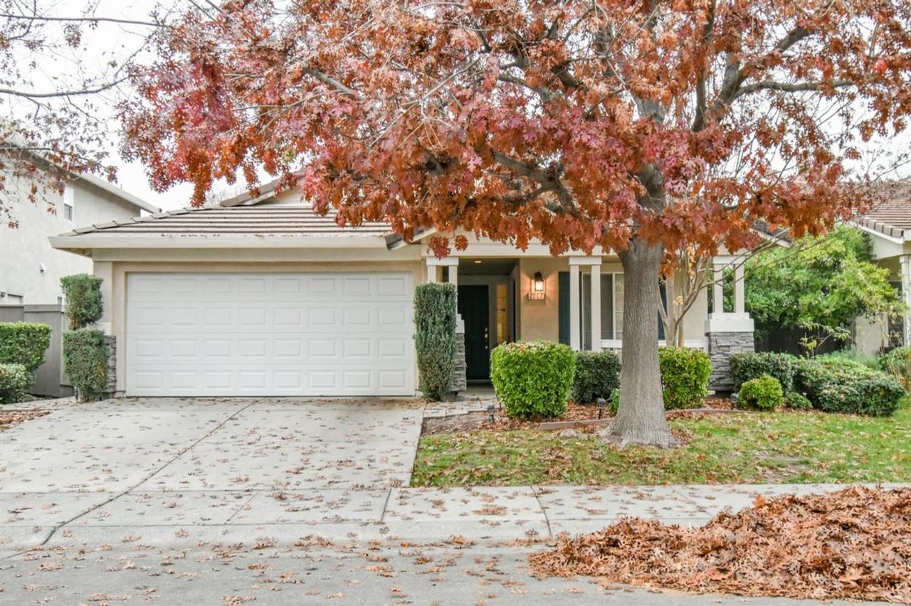 2067 Moonstone Ave - Photo 2 of 19