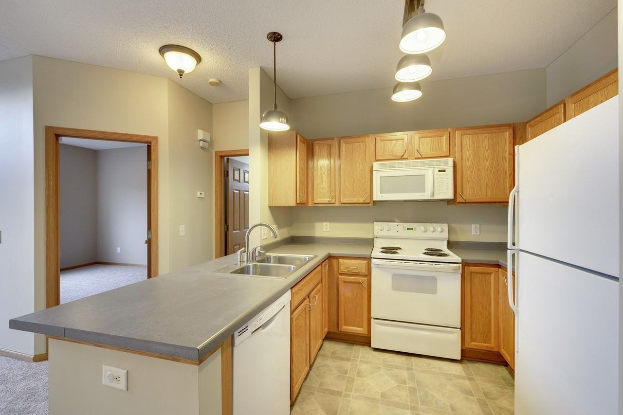 6882 Meadow Grass Ln S - Photo 3 of 10