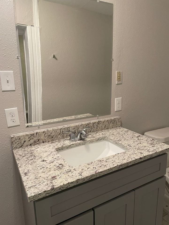 107 107 S Lea Main House (390) - Photo 5 of 11