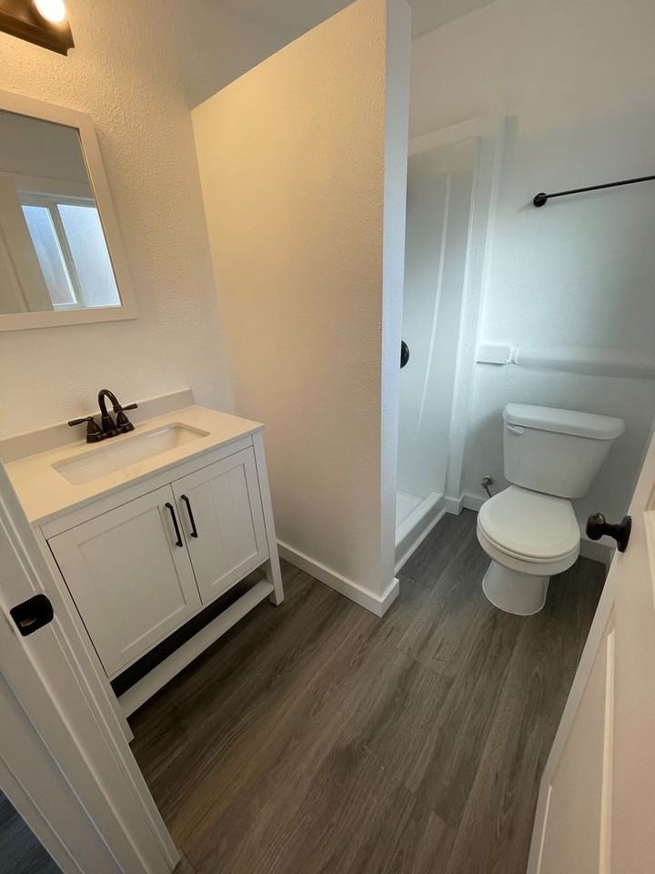 327 N 4th St #8 - Photo 6 of 10