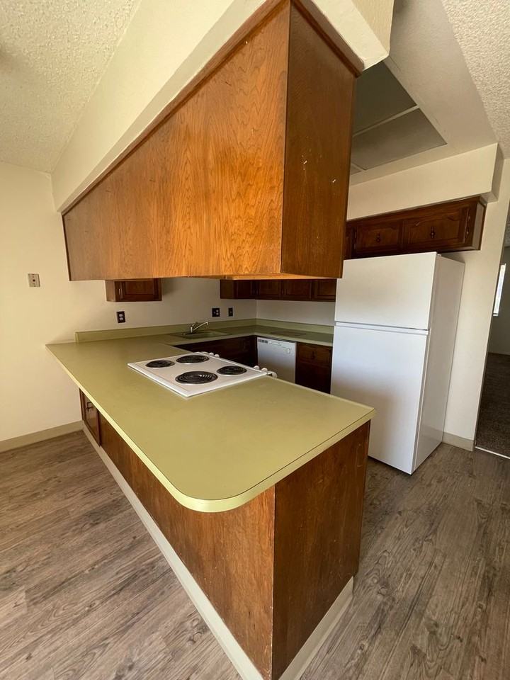 291 W Alexander Ave - Photo 3 of 14