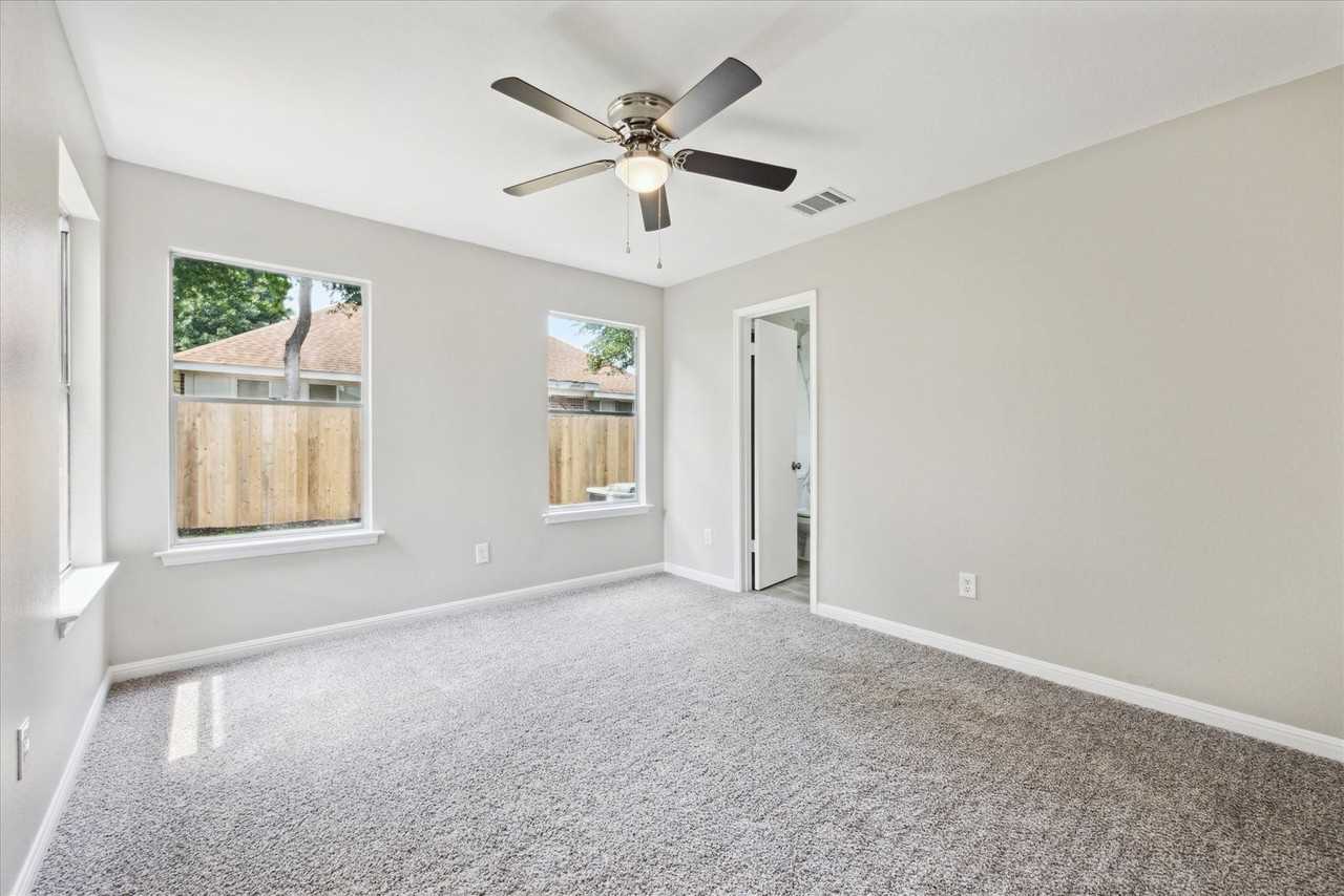 12804 Humphrey Dr - Photo 7 of 12