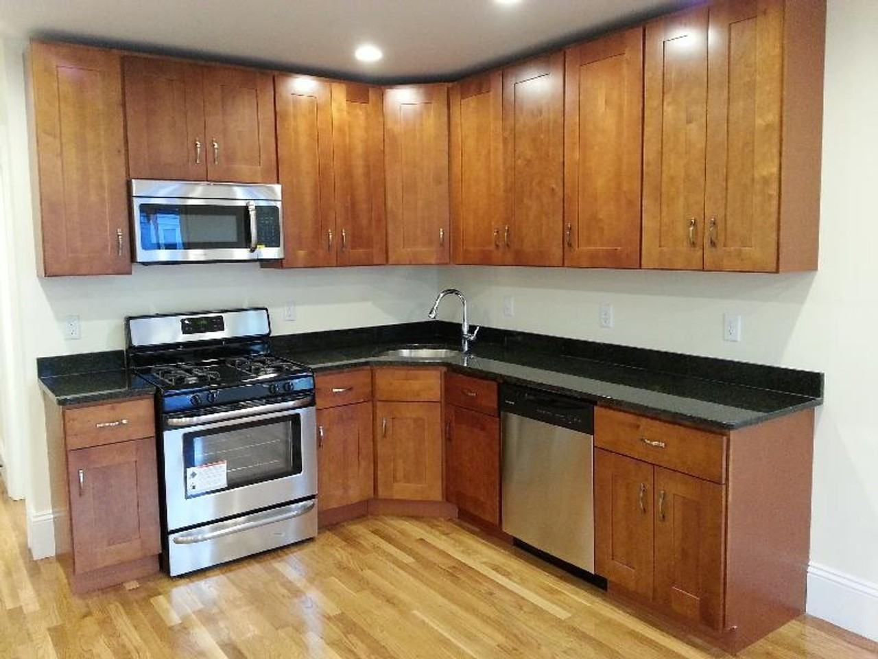 83 Linden St - Photo 2 of 22