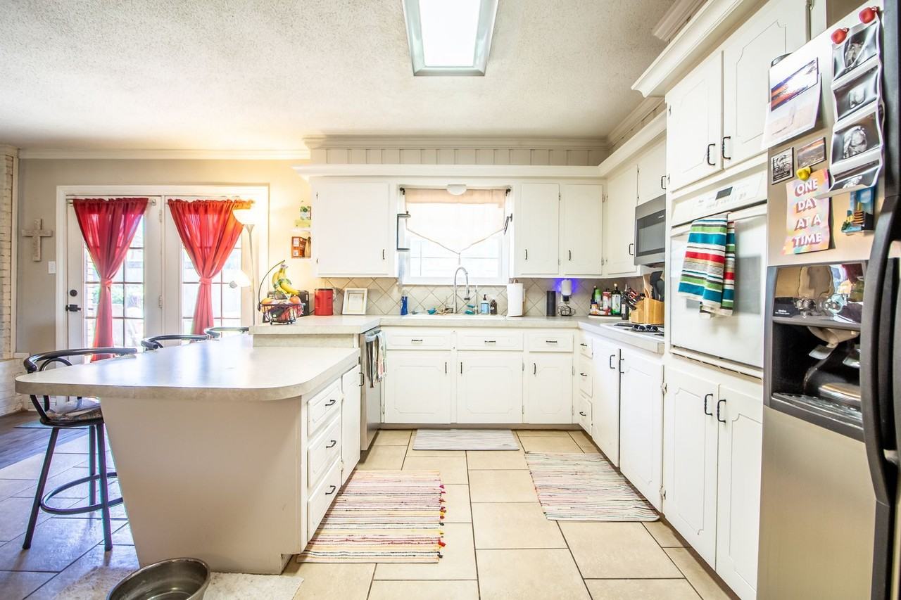 5219 9th St - Photo 2 of 23